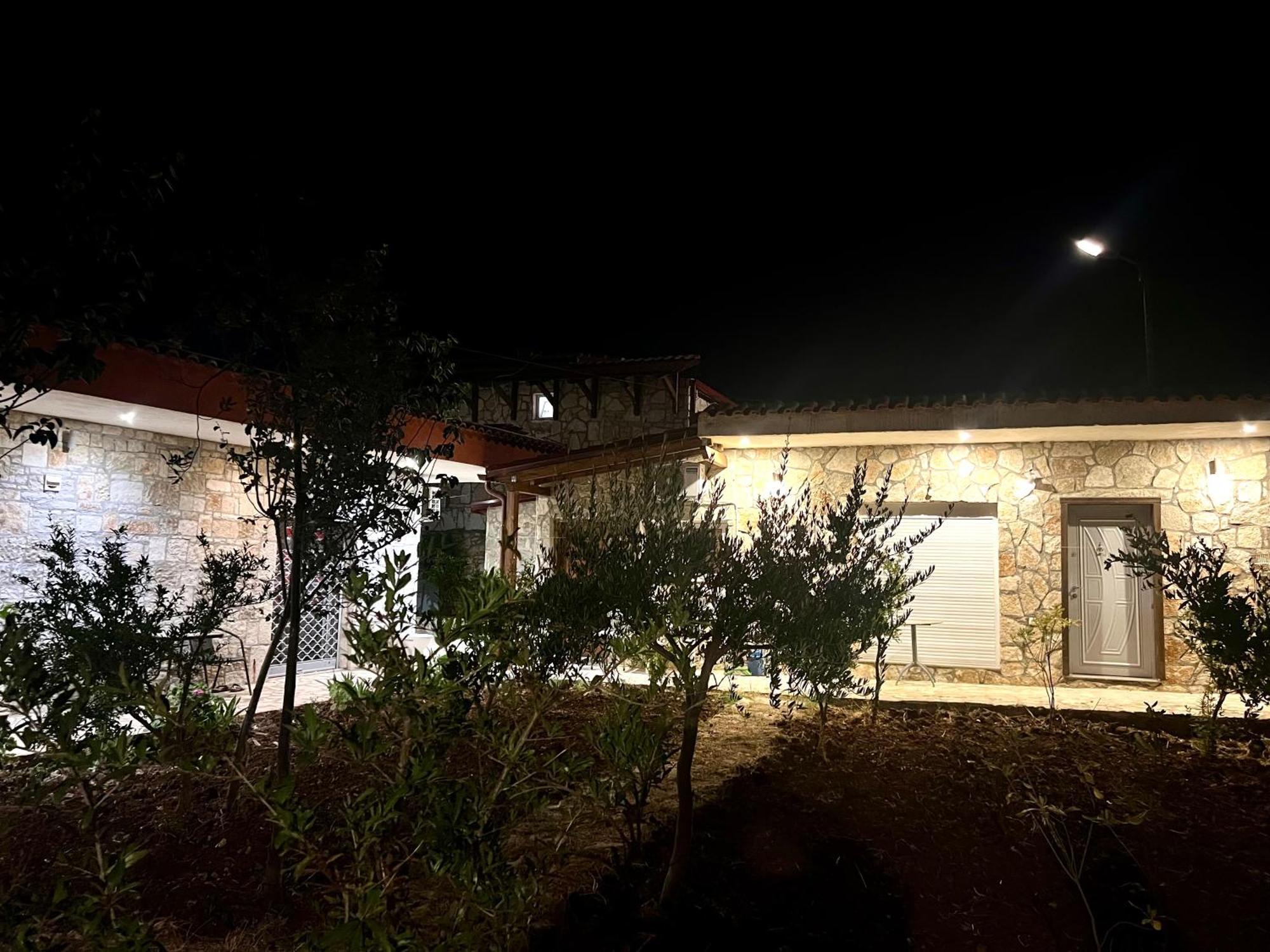 Jardin Miraculeux Hotel Himarë Eksteriør billede