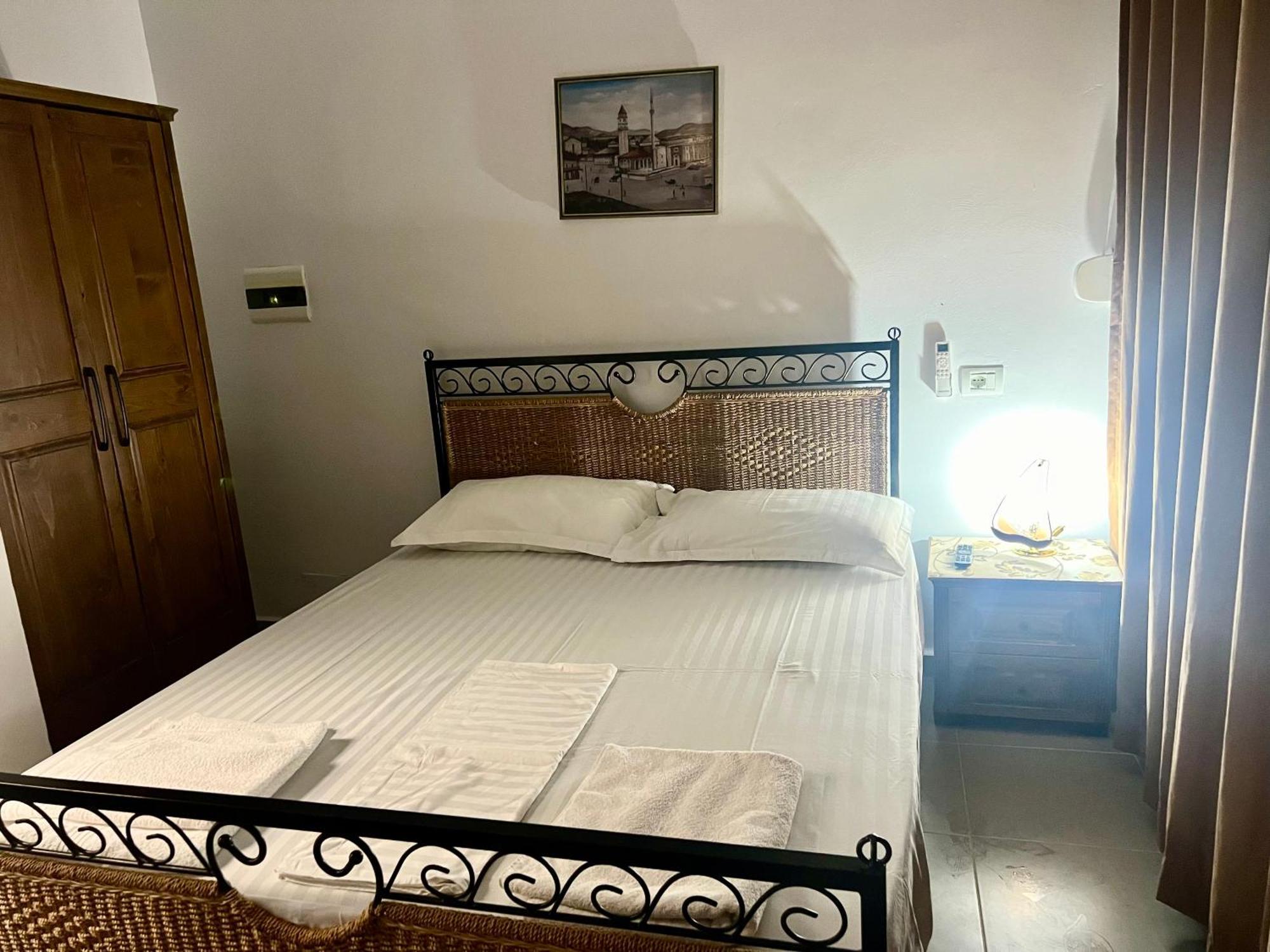 Jardin Miraculeux Hotel Himarë Eksteriør billede