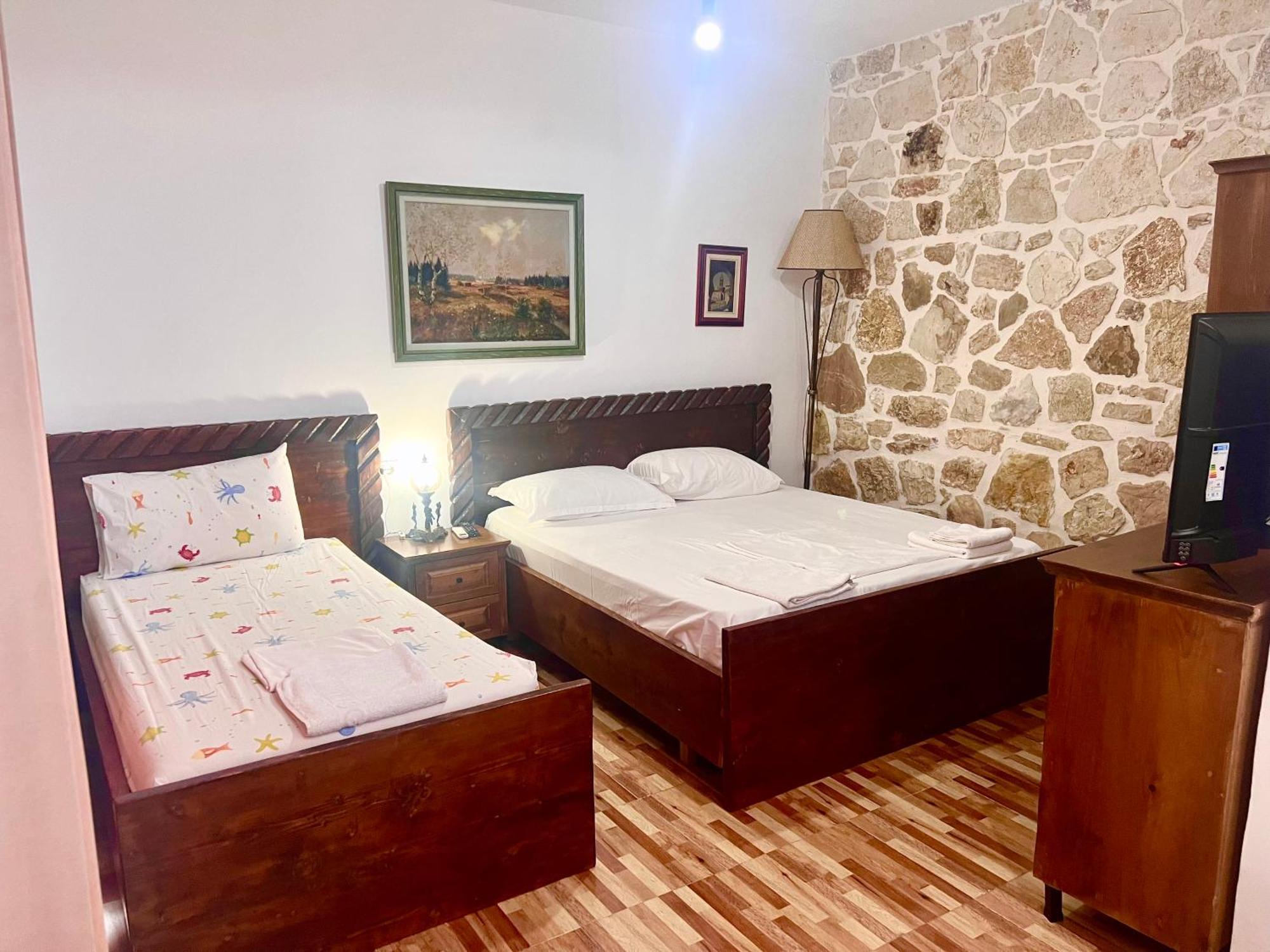 Jardin Miraculeux Hotel Himarë Eksteriør billede